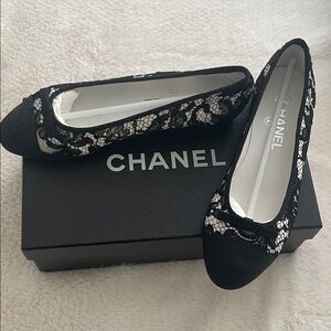 CHANEL Black and White Lace Flats
